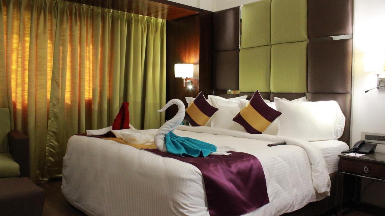 Hotel Ajantha Evergreen Vijayawāda Exterior foto