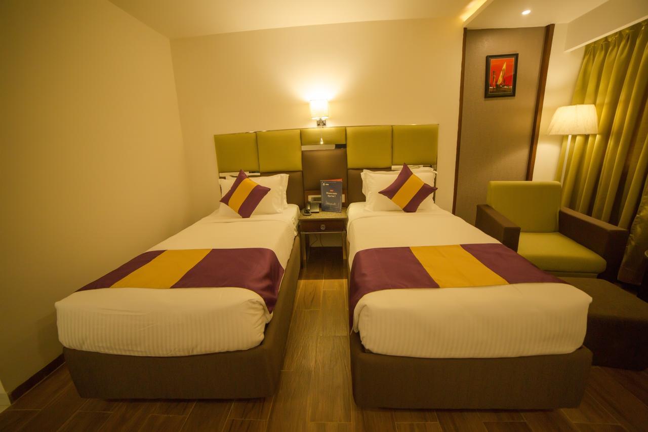 Hotel Ajantha Evergreen Vijayawāda Exterior foto